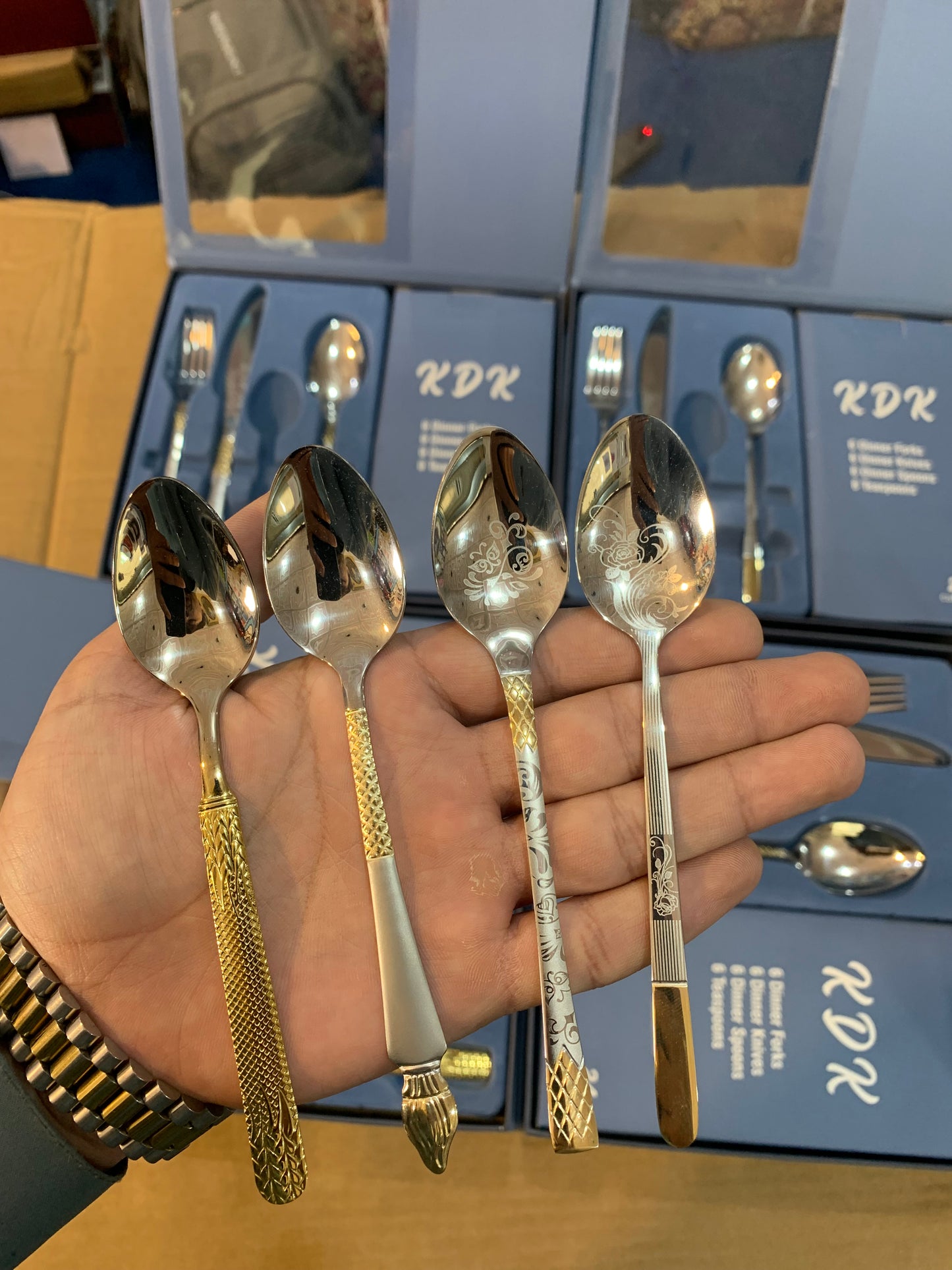 KDK 24pcs Stainless Steel Cutlery Set