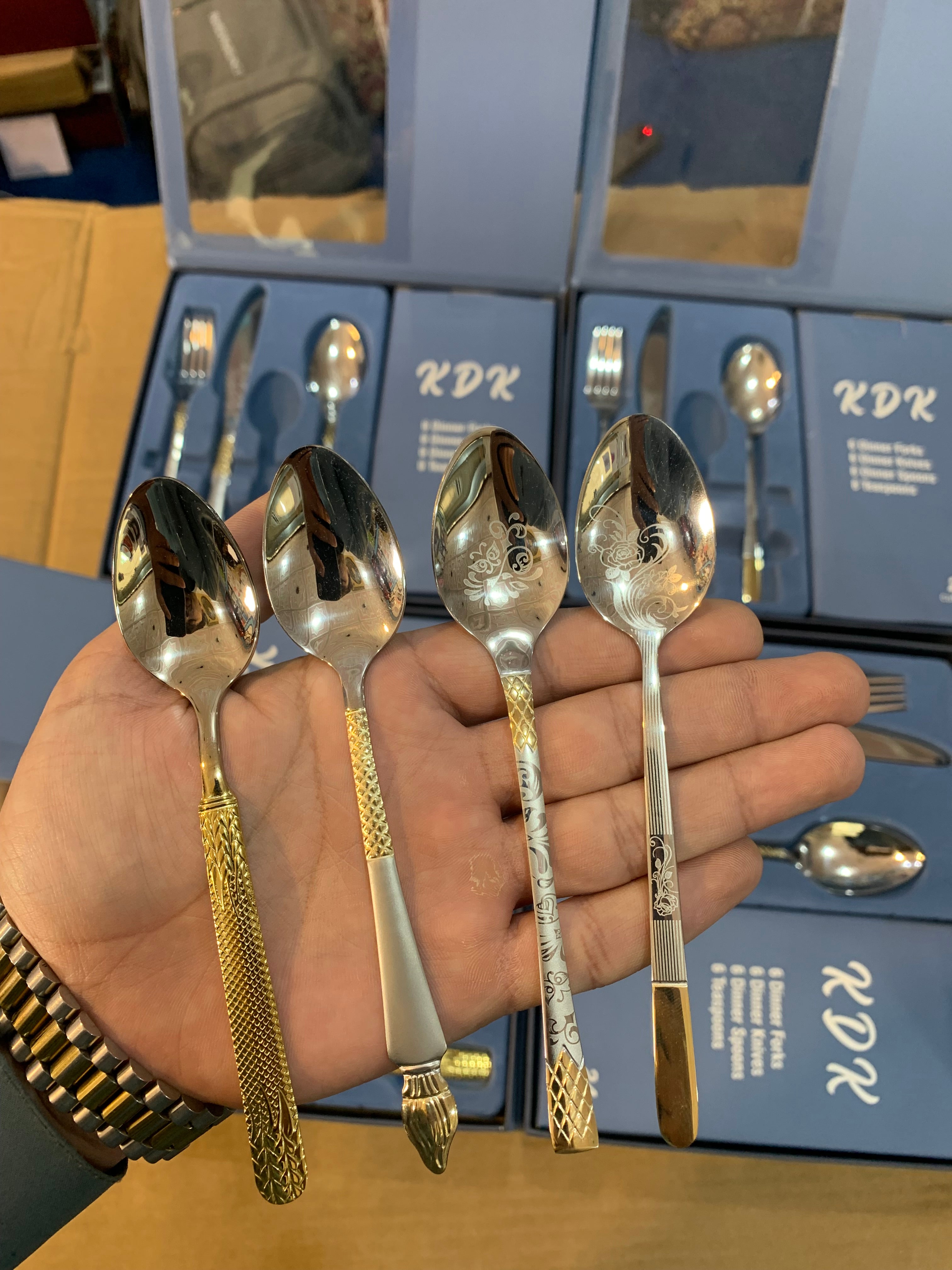 KDK 24pcs Stainless Steel Cutlery Set