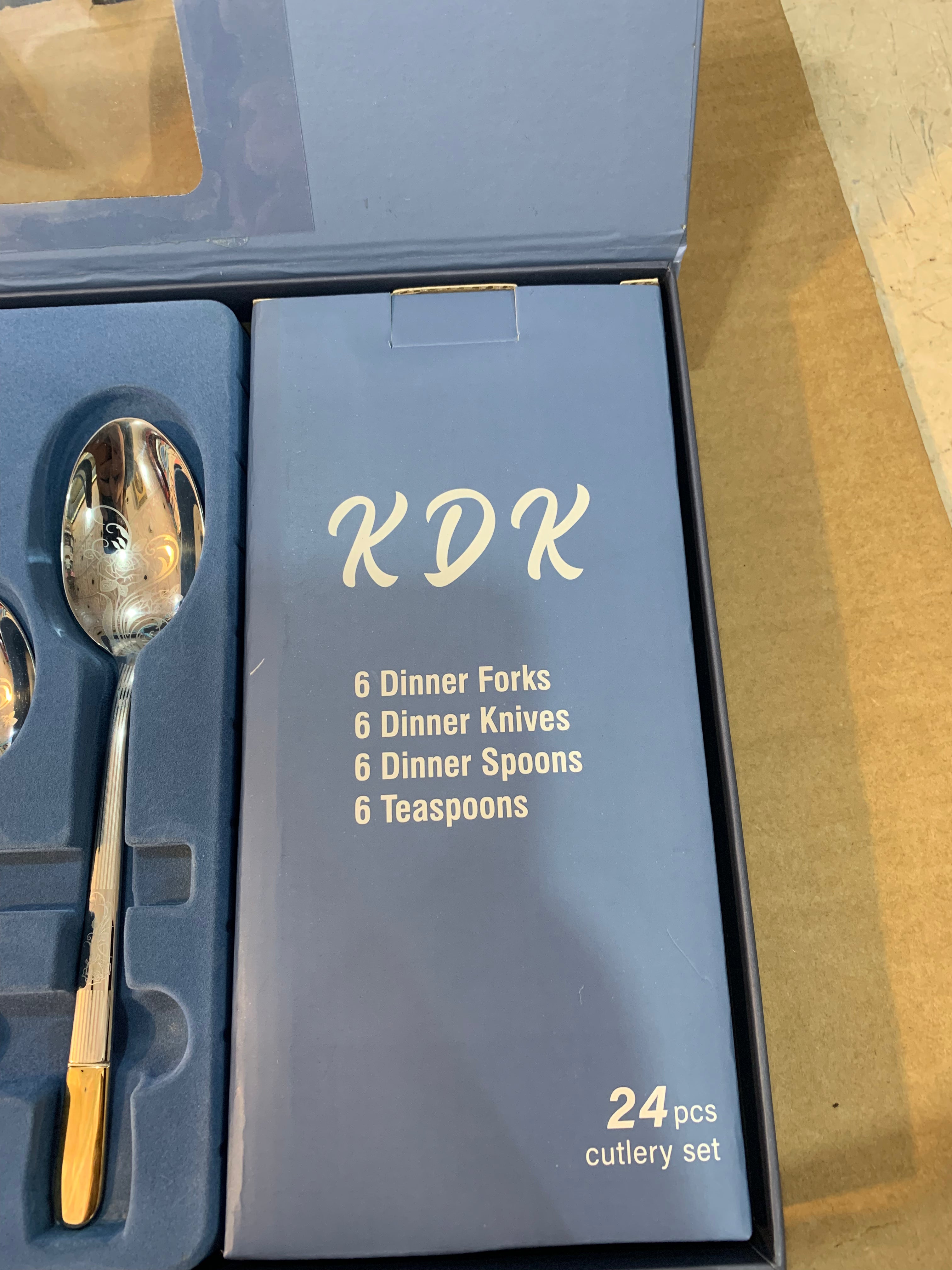 KDK 24pcs Stainless Steel Cutlery Set