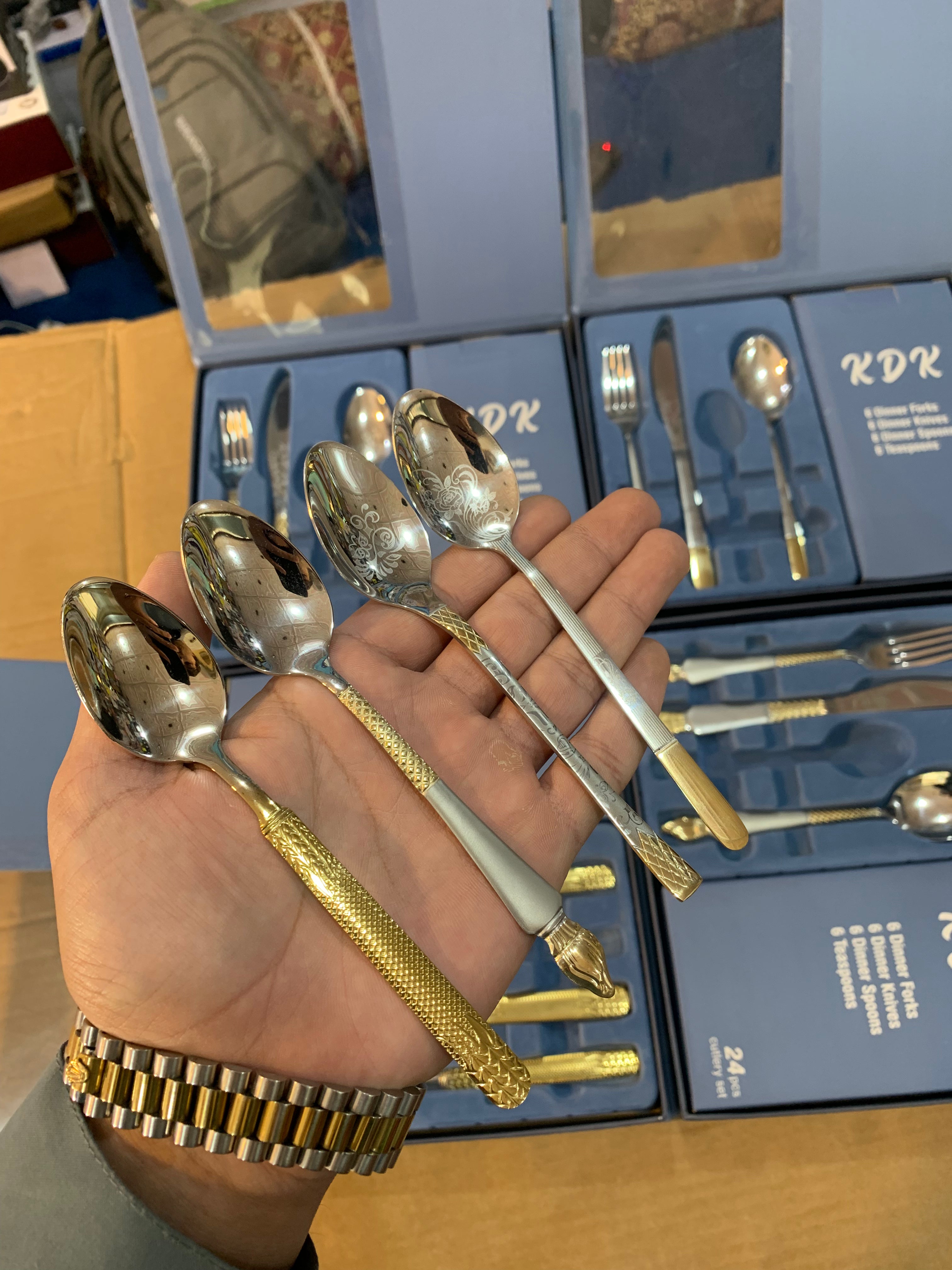 KDK 24pcs Stainless Steel Cutlery Set