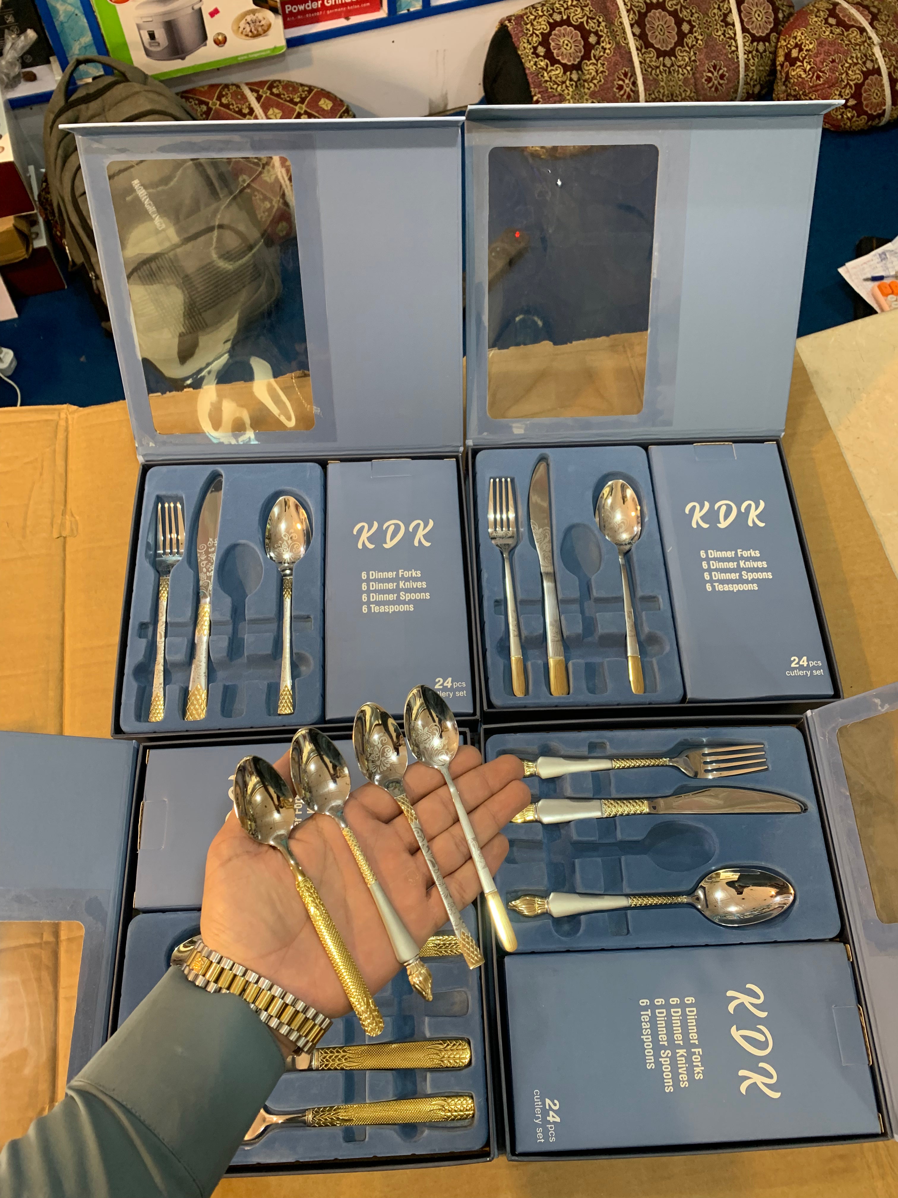KDK 24pcs Stainless Steel Cutlery Set