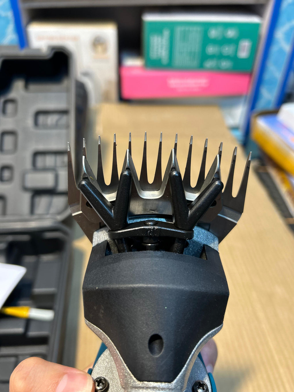 Professional Sheep Trimmer – Heavy Duty Animal Clipper for Farming