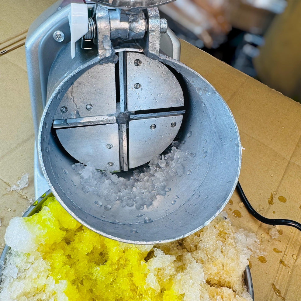 Geepas CoolMax Ice Crusher GIC63125 – Electric Ice Shaver & Crusher Machine