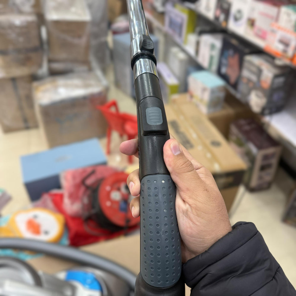 Uakeen Germany Cyclonic Vacuum Cleaner
