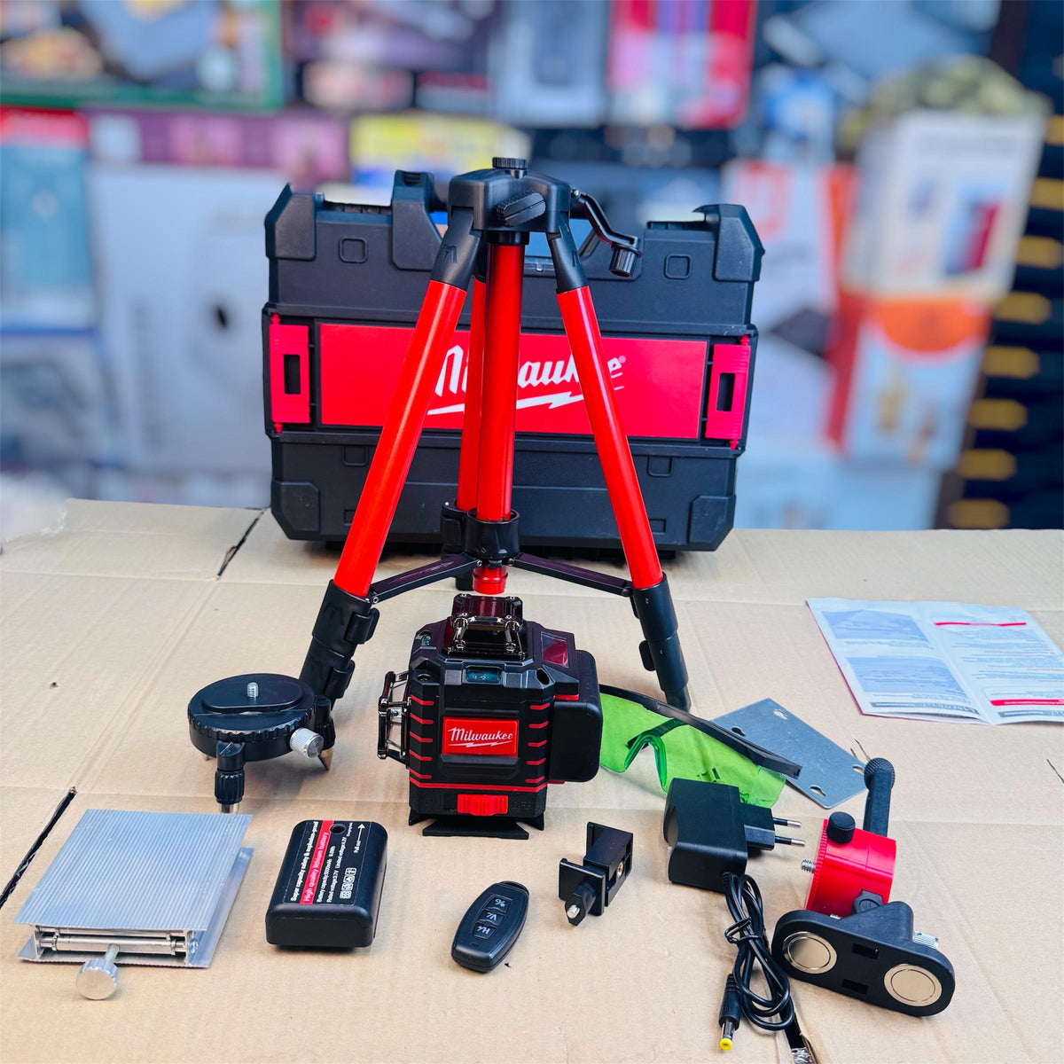 360° Green Beam Laser Level – Rechargeable 3-Plane Layout & Alignment Tool Professional Self-Levelling Laser Level | 360° Horizontal & Vertical Cross Lines