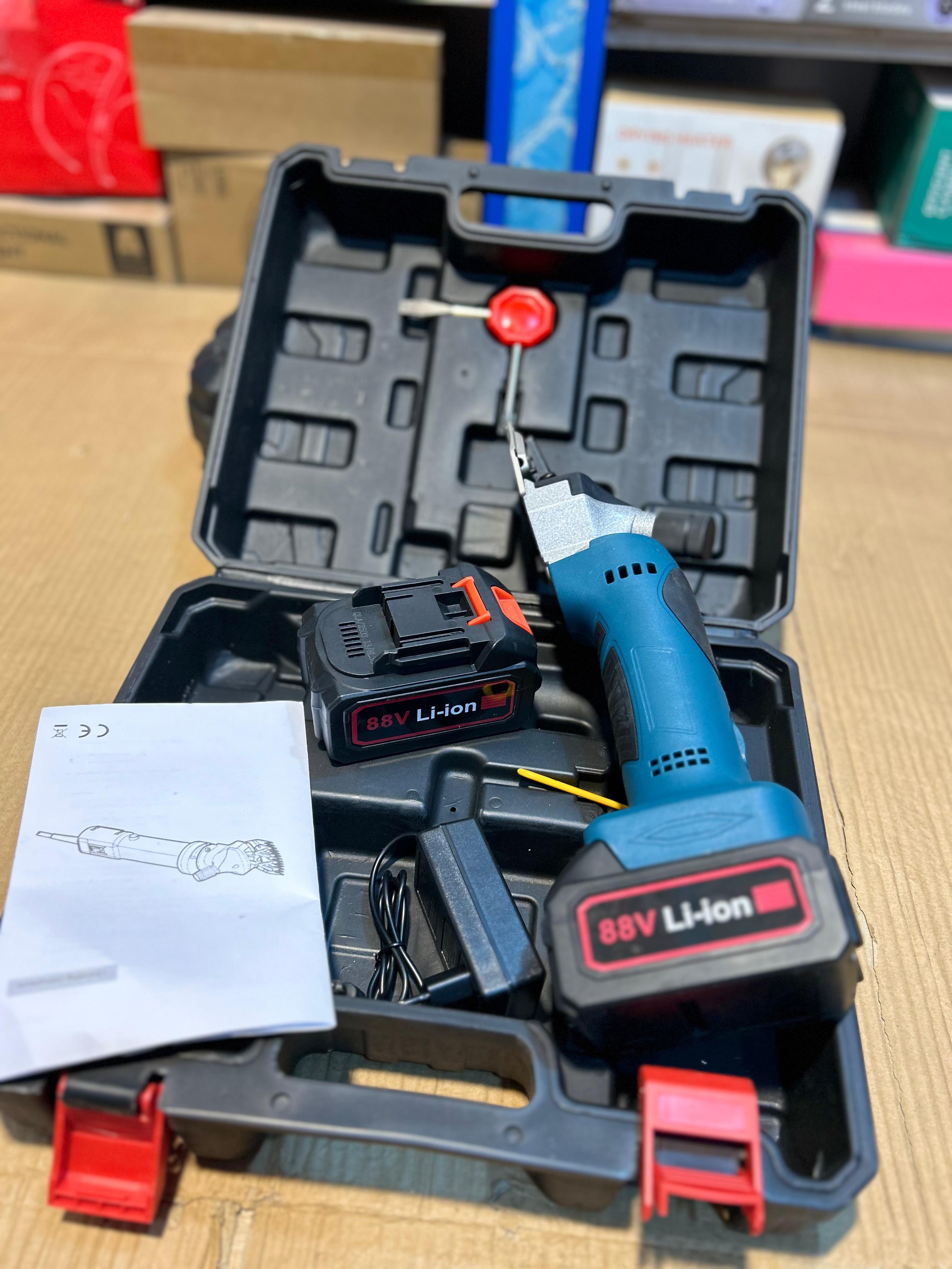 Professional Sheep Trimmer – Heavy Duty Animal Clipper for Farming