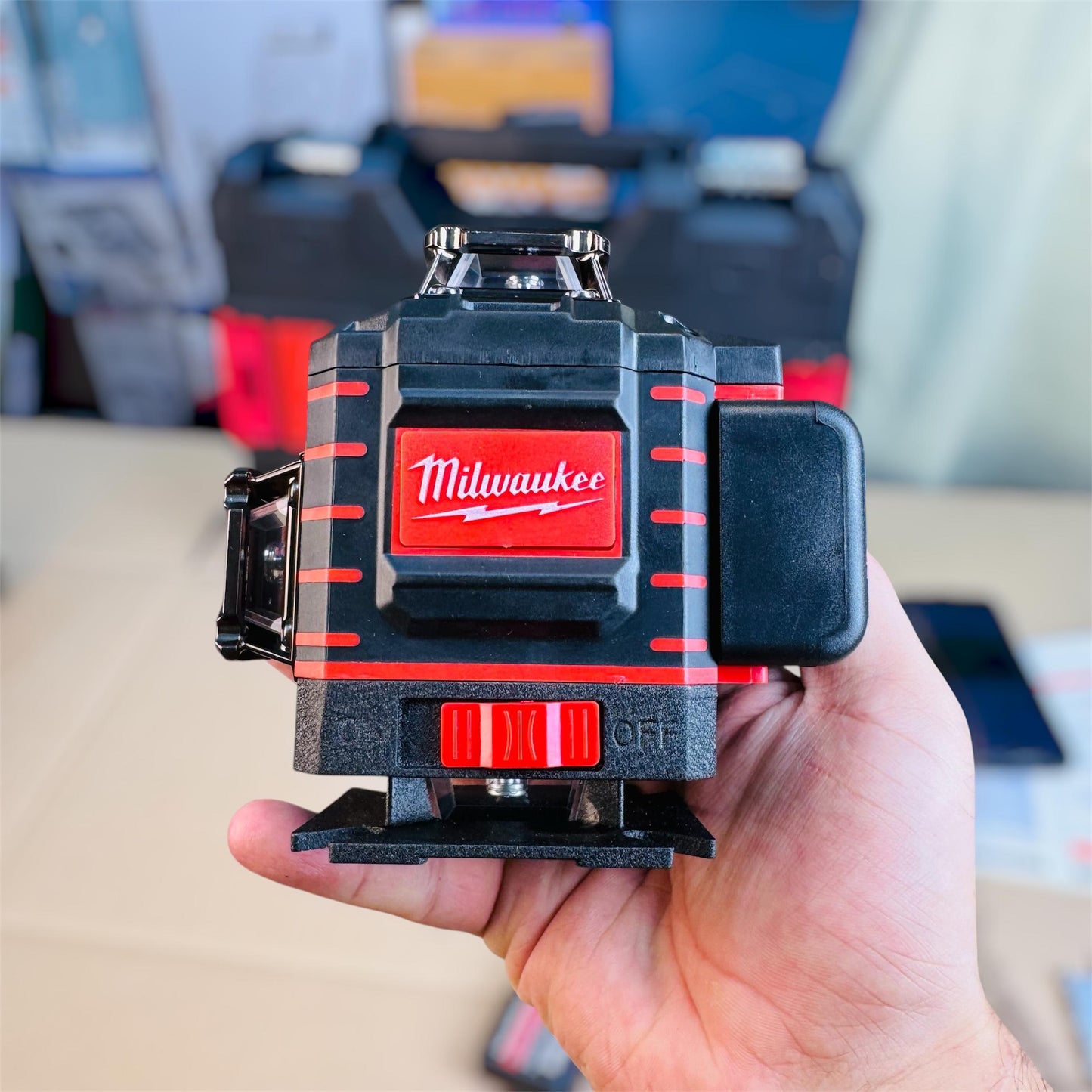 360° Green Beam Laser Level – Rechargeable 3-Plane Layout & Alignment Tool Professional Self-Levelling Laser Level | 360° Horizontal & Vertical Cross Lines