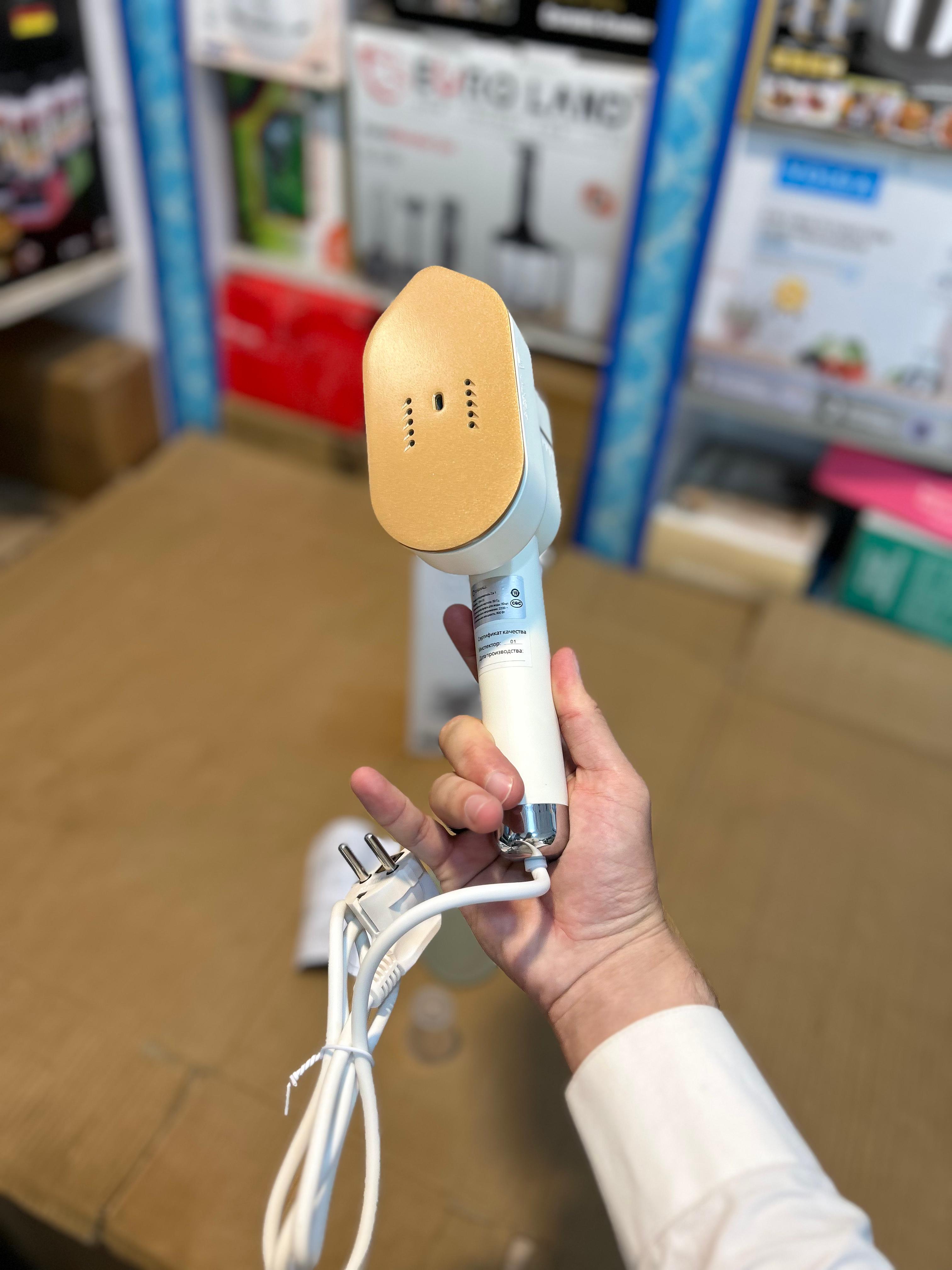 Handy Steam Iron – Portable Garment Steamer for Quick Wrinkle Removal