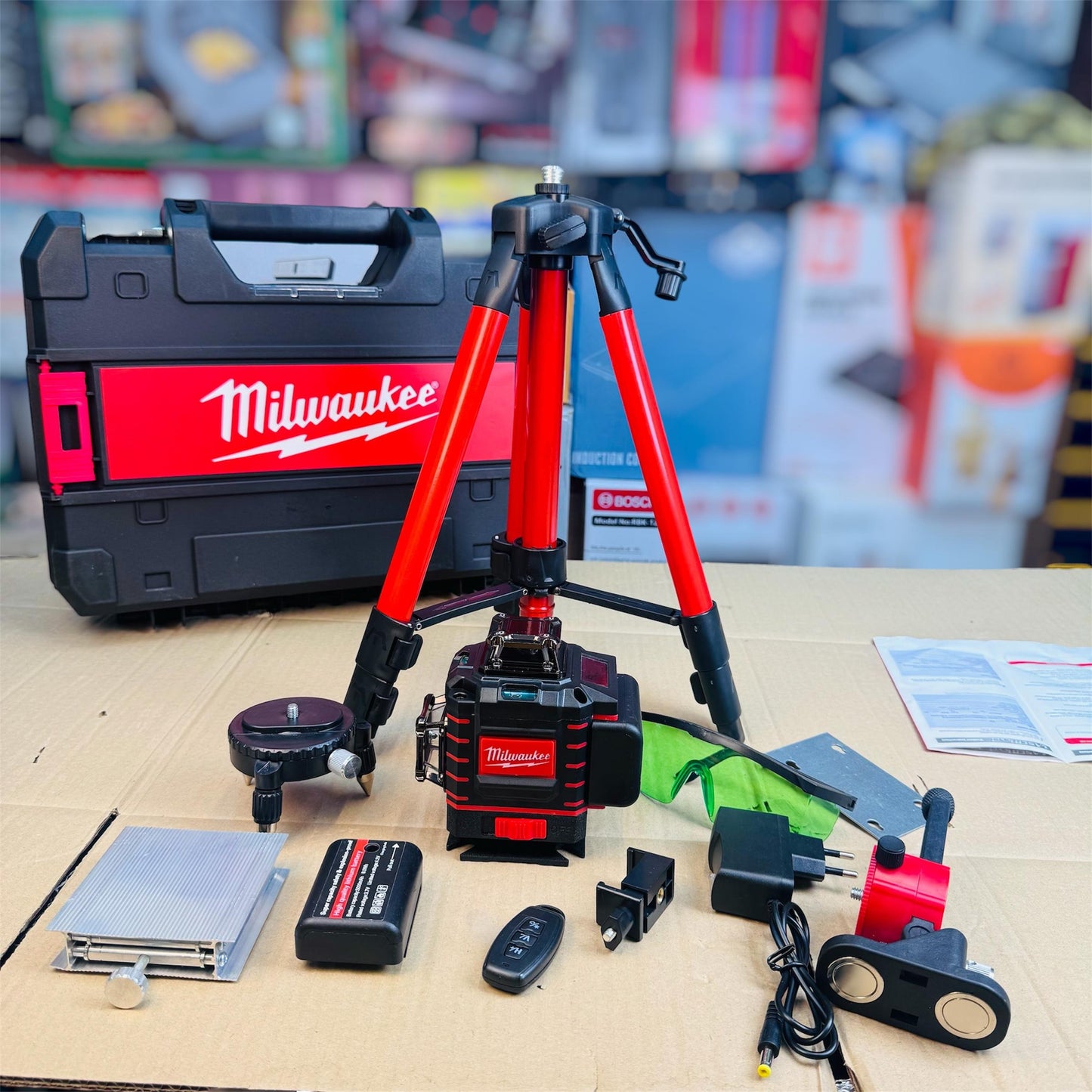 360° Green Beam Laser Level – Rechargeable 3-Plane Layout & Alignment Tool Professional Self-Levelling Laser Level | 360° Horizontal & Vertical Cross Lines