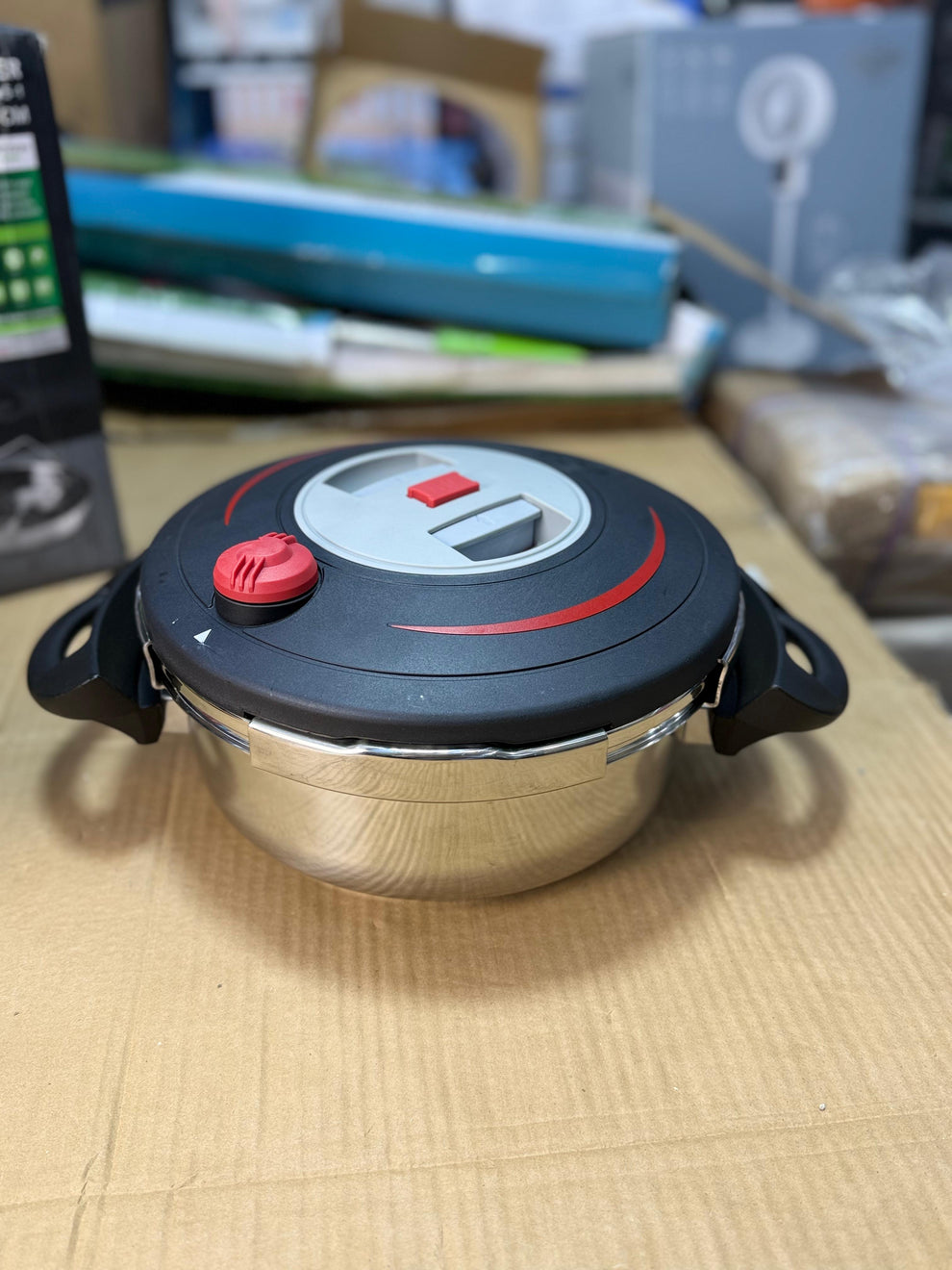 Vilez automatic pressure cooker with steamer 6L &4L
