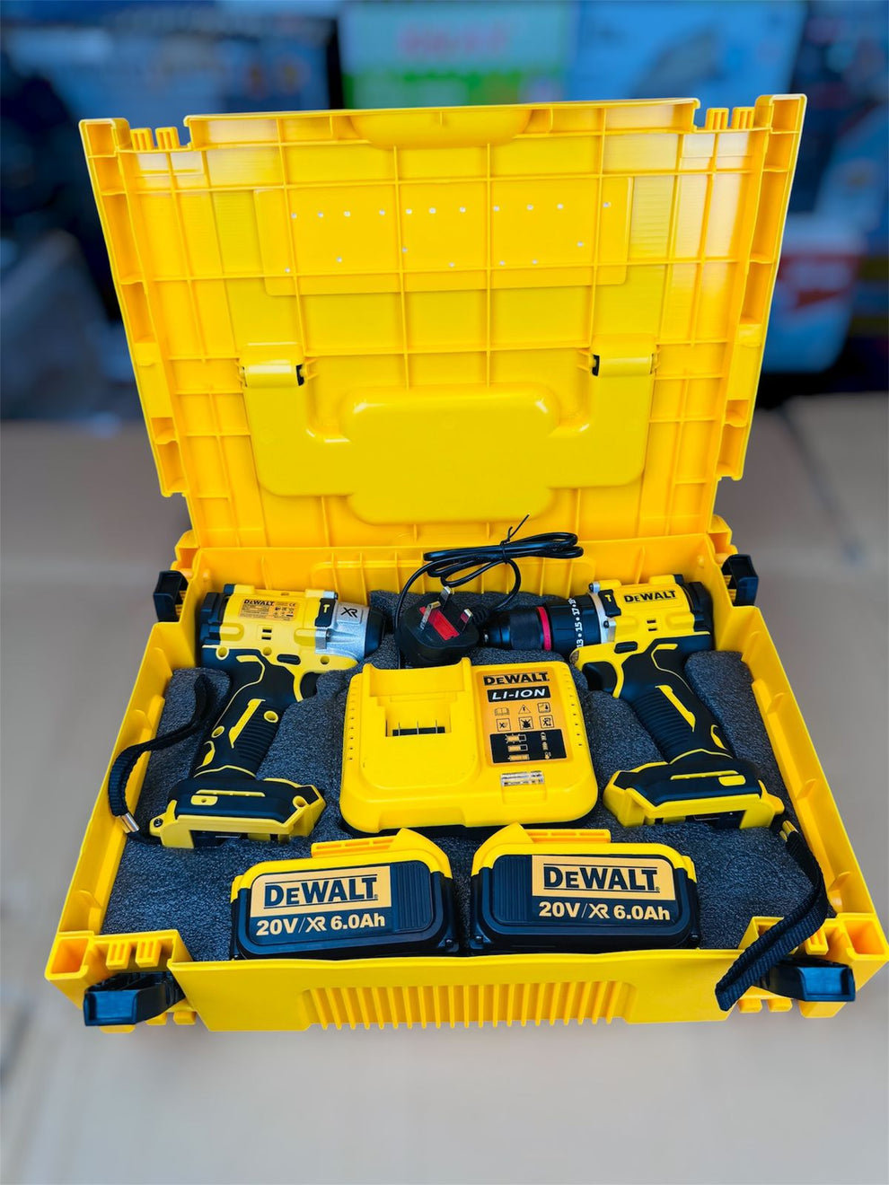 Dewalt 2 in 1 drill & impact wench with tools ( made in CZECH REPULIC