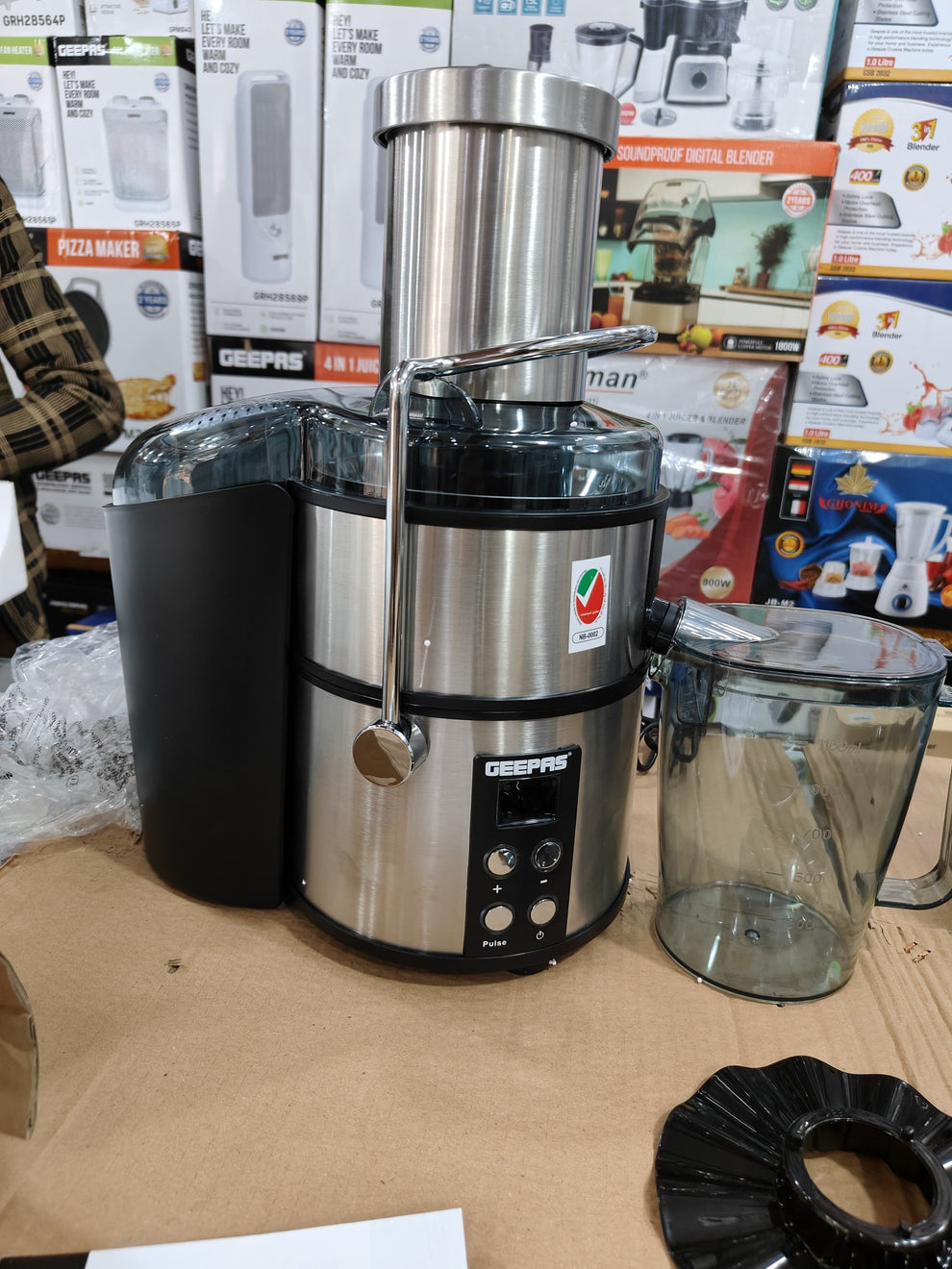 Geepas kitchen master food factory juicer blender GSB 46016 NP