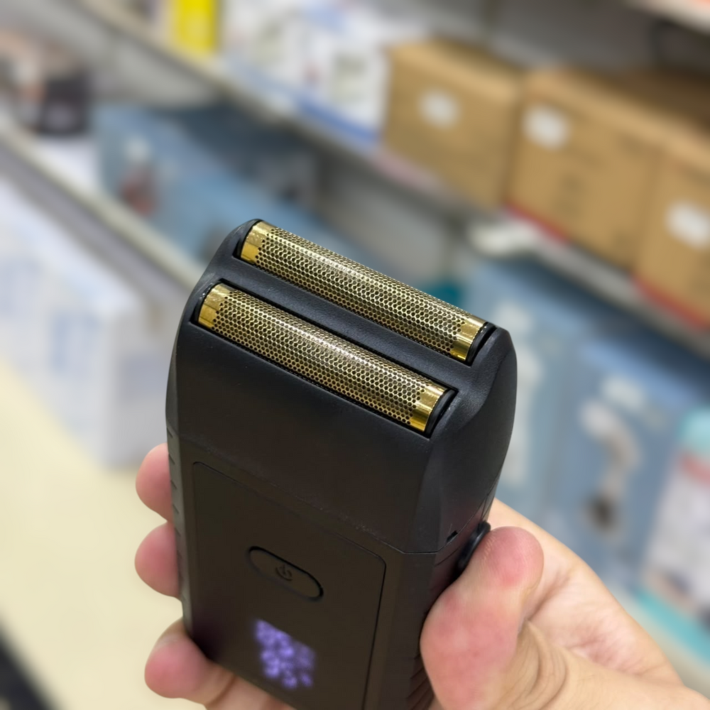 Wet & Dry Titanium Foil Rechargeable Shaver