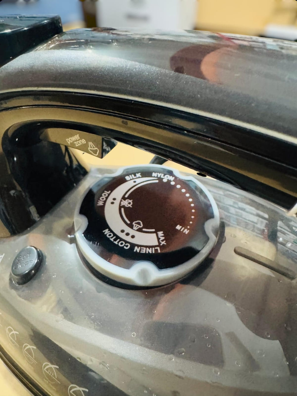 Uakeen Steam Iron ZL-812A