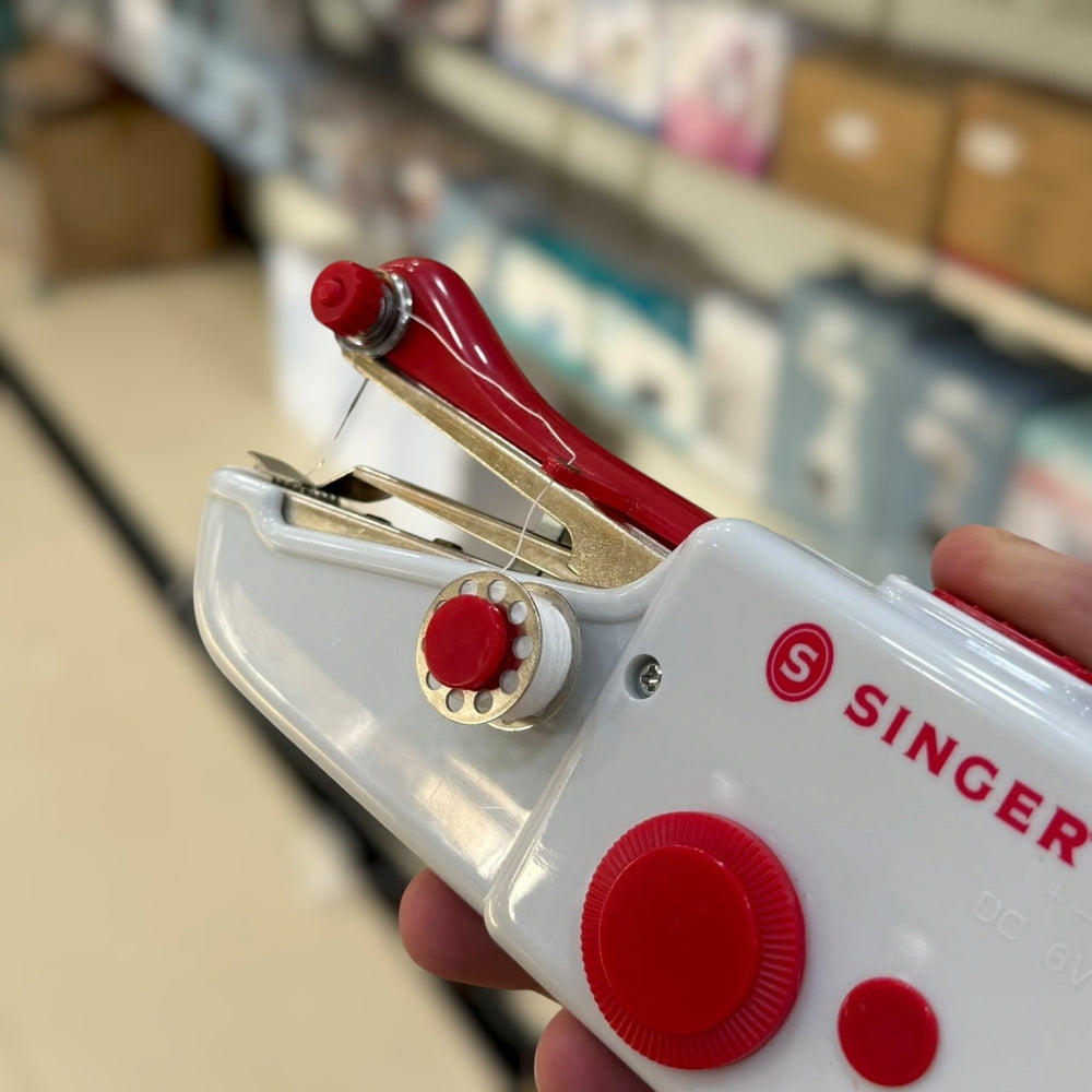SINGER Handheld Sewing Machine