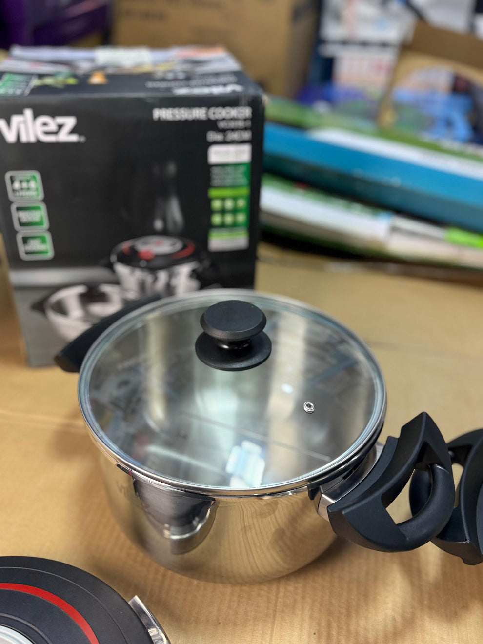 Vilez automatic pressure cooker with steamer 6L &4L