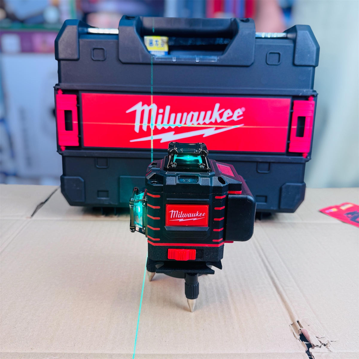 360° Green Beam Laser Level – Rechargeable 3-Plane Layout & Alignment Tool Professional Self-Levelling Laser Level | 360° Horizontal & Vertical Cross Lines