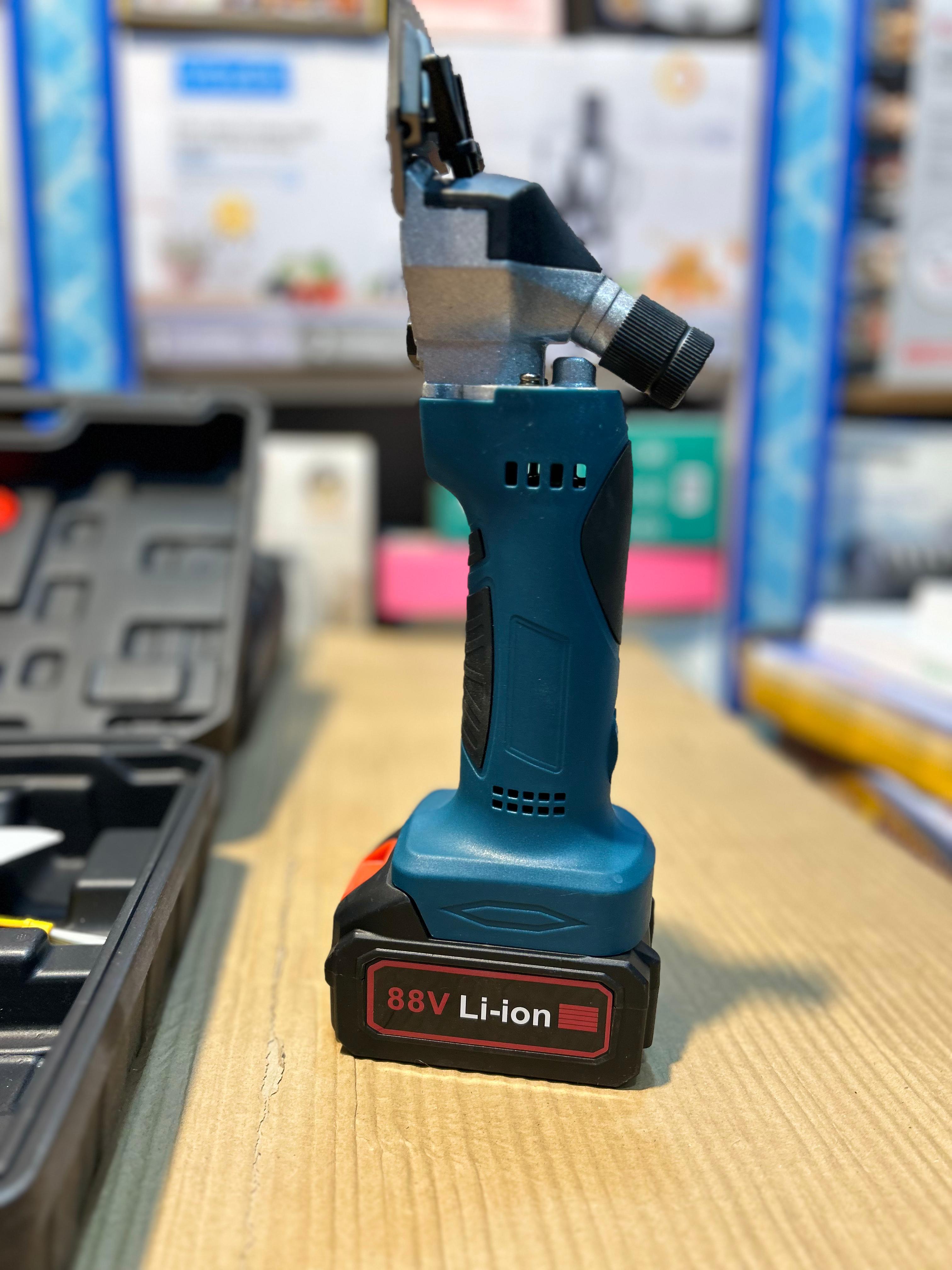 Professional Sheep Trimmer – Heavy Duty Animal Clipper for Farming