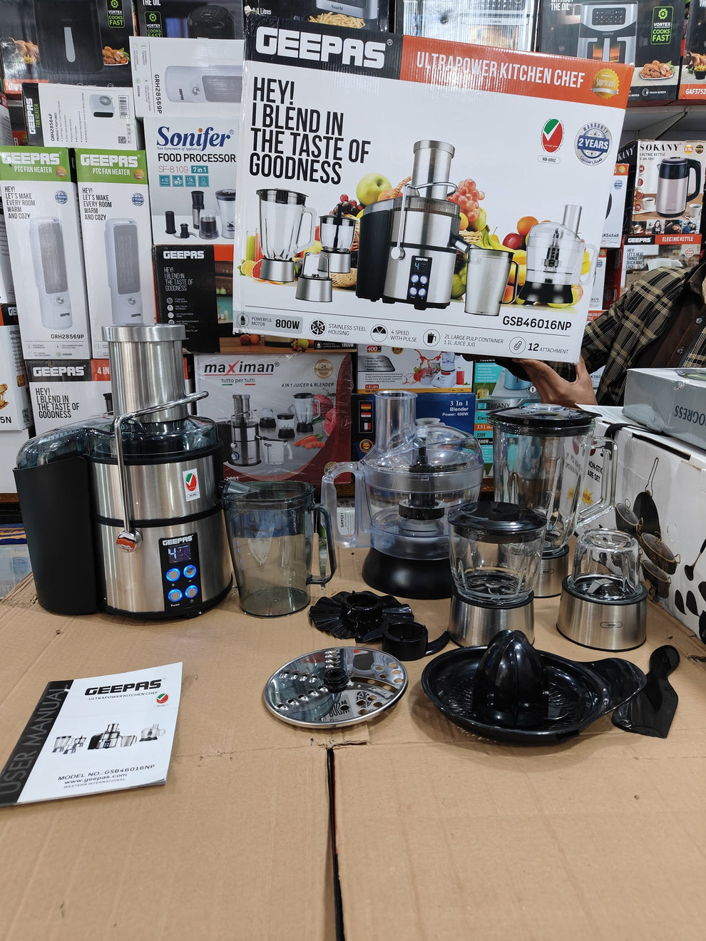 Geepas kitchen master food factory juicer blender GSB 46016 NP