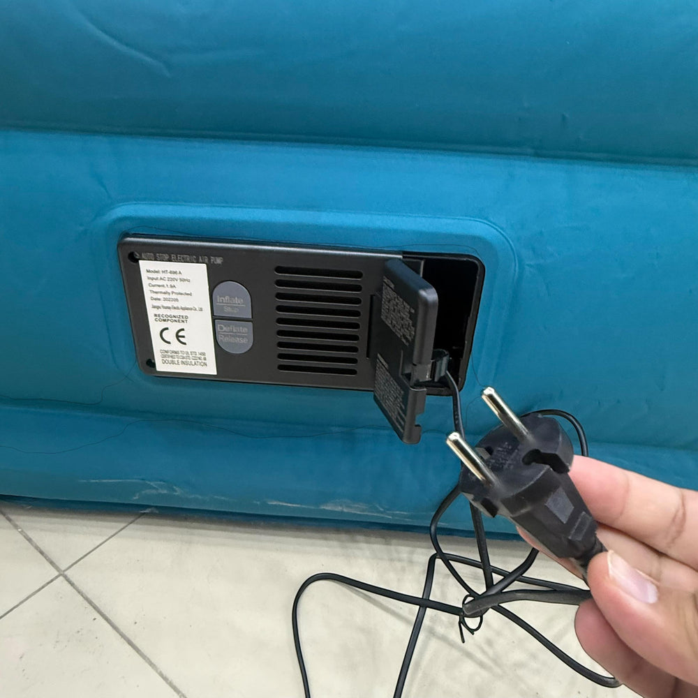 Inflatable Air Bed with Built-in AC Pump HT-696A